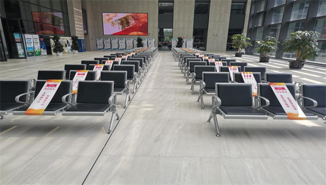 顺义区政务服务中心设置间隔就坐“一尺线”筑起疫情防控“立交桥” 顺义区政务服务中心设置间隔就坐“一尺线”筑起疫情防控“立交桥”