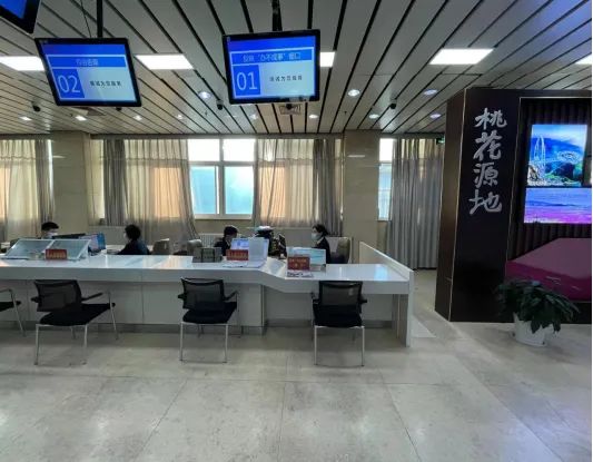 平谷区政务服务中心大厅反映“办不成事”窗口