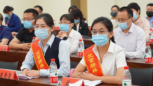 “永远跟党走”政务服务之星先进事迹巡回宣讲活动启动 (3).JPG
