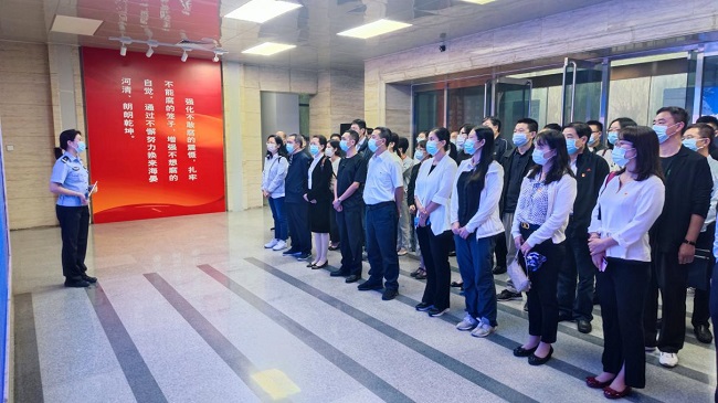 市政务服务中心开展全面从严治党警示教育活动 (2).jpg